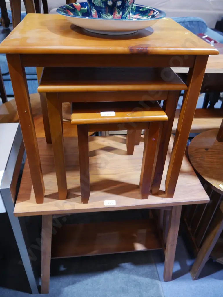 Nest of 3 tables Image 1++