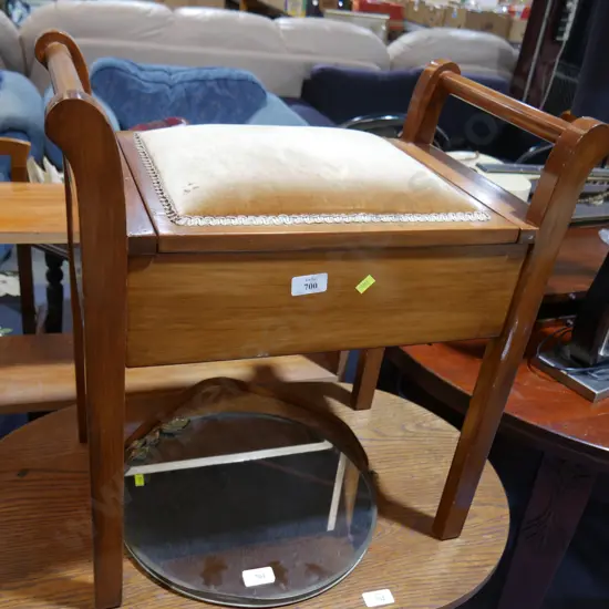 Piano stool