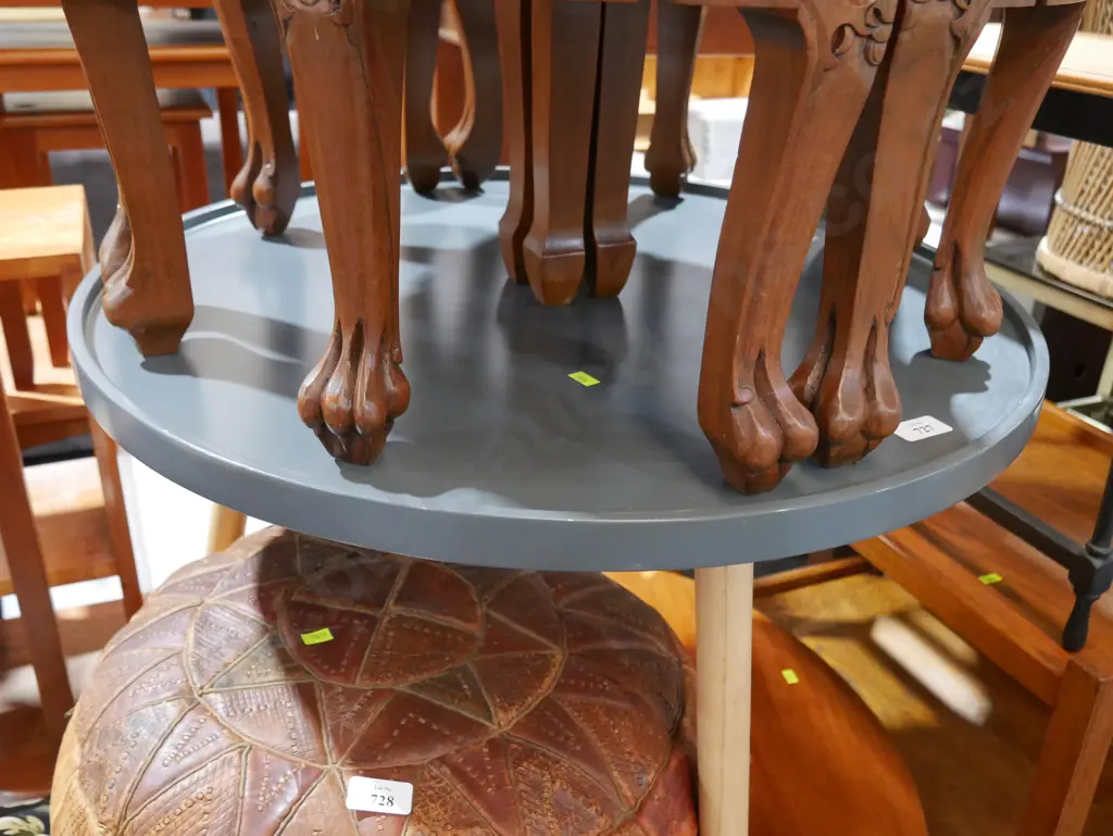 Side table Image 1++