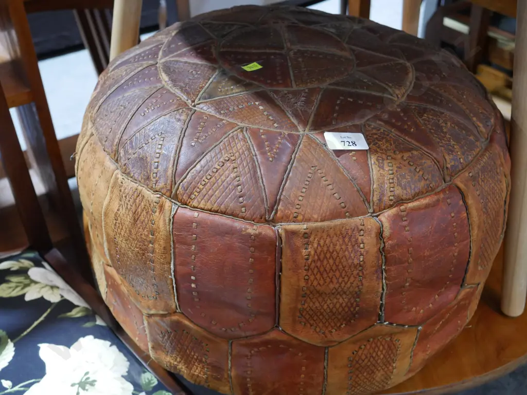 Leather pouff stool Image 1++