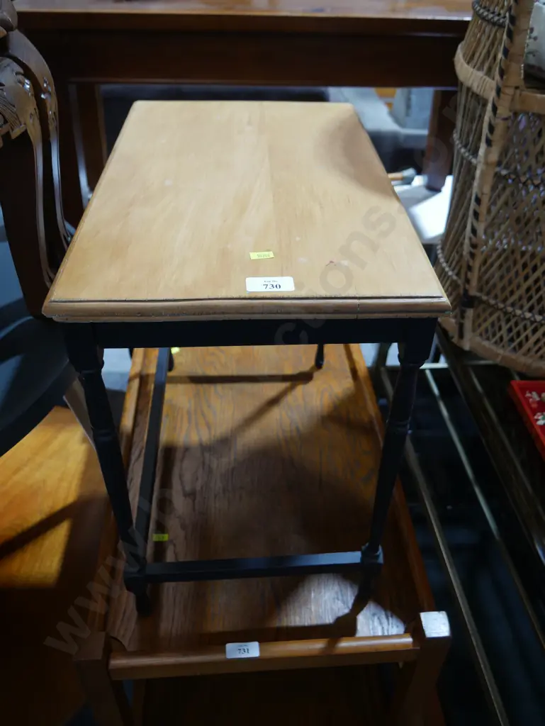 Side table Image 1++