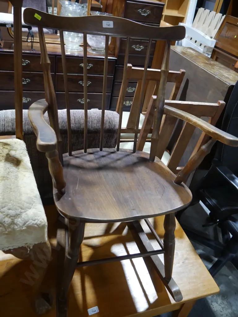 Rocking chair Image 1++