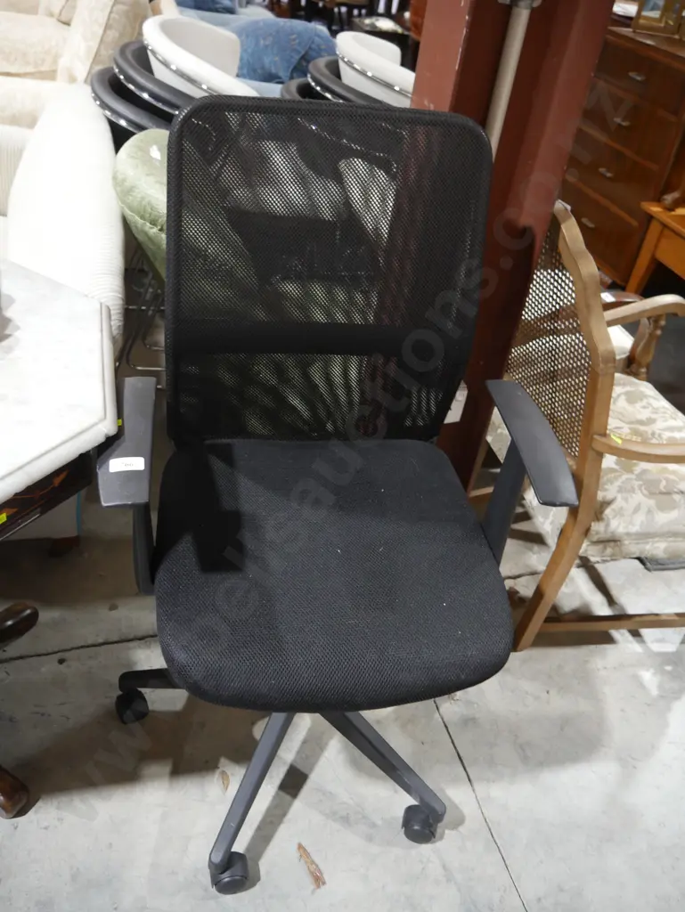 Computer chair Image 1++