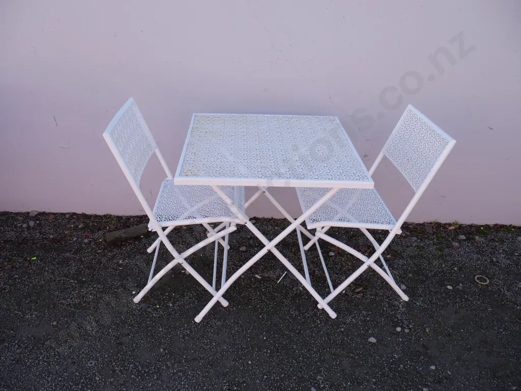 White metal folding table and 2 chairs Image 1++