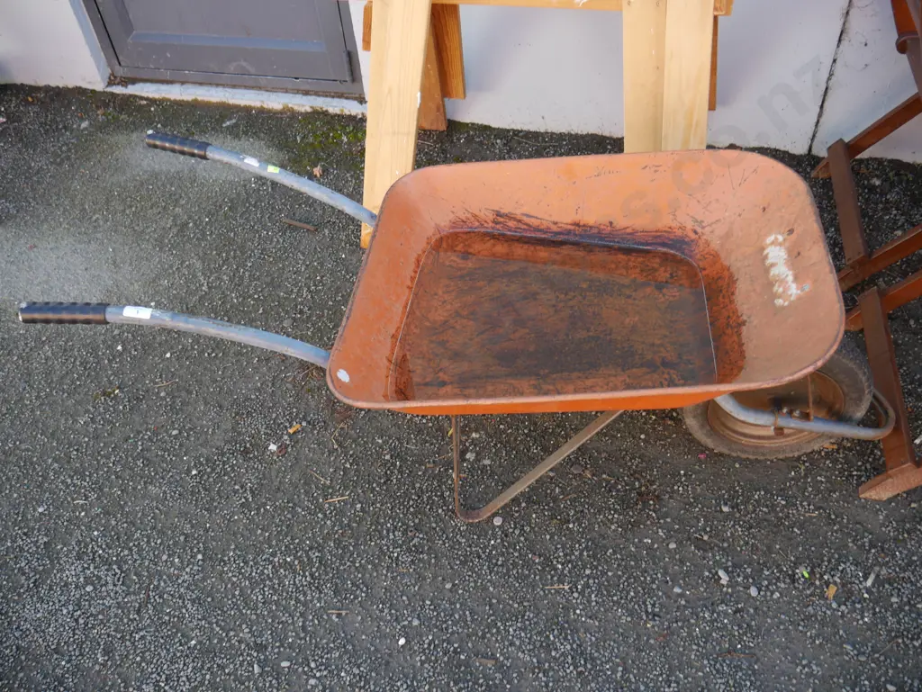 Wheelbarrow Image 1++