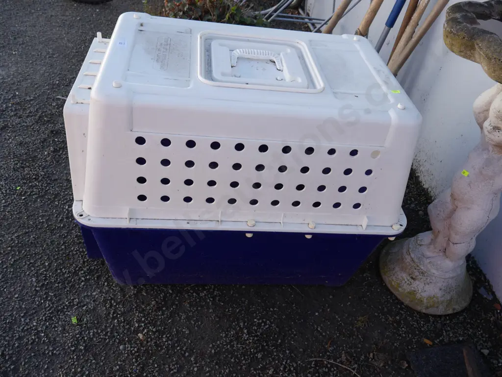 Pet crate Image 1++