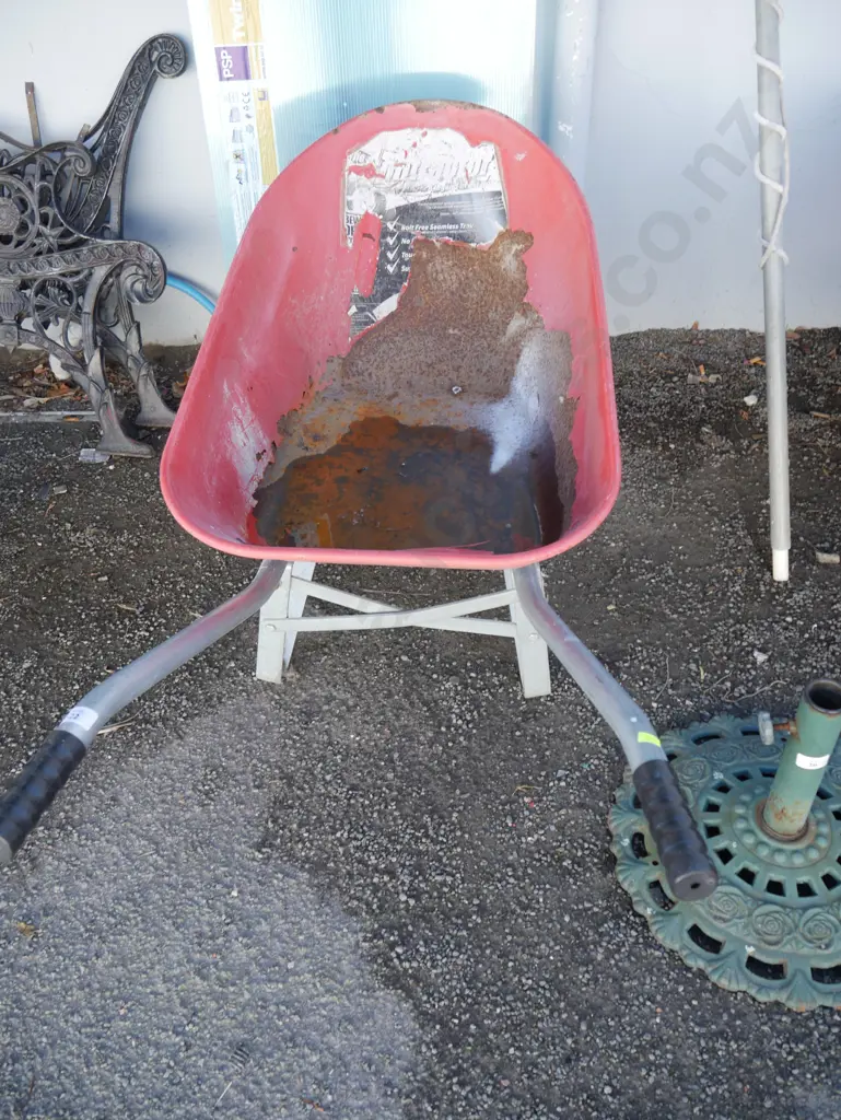 Wheelbarrow Image 1++