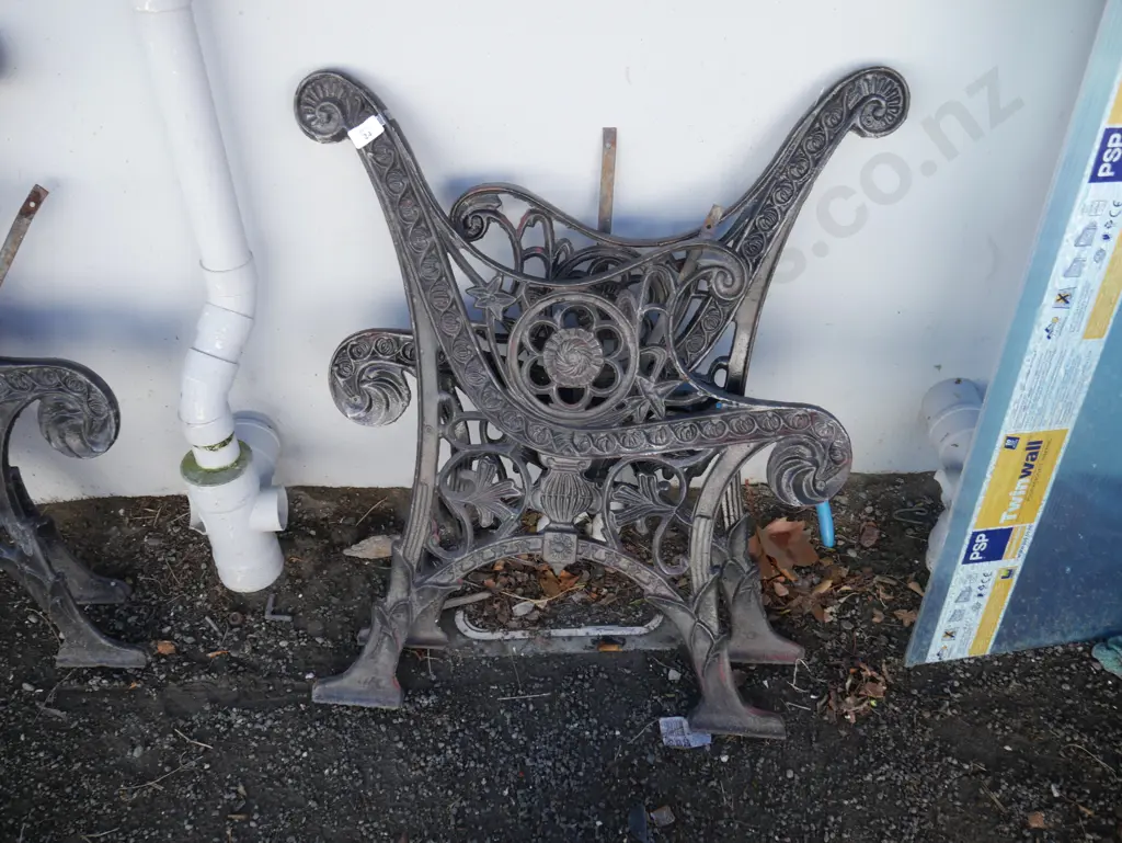 Cast iron bench ends Image 1++