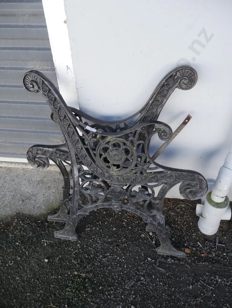 Cast iron bench ends Image 1++