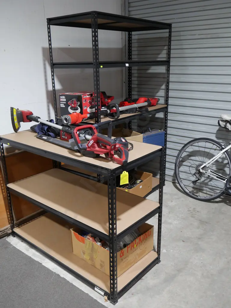 2 metal shelf units Image 1++