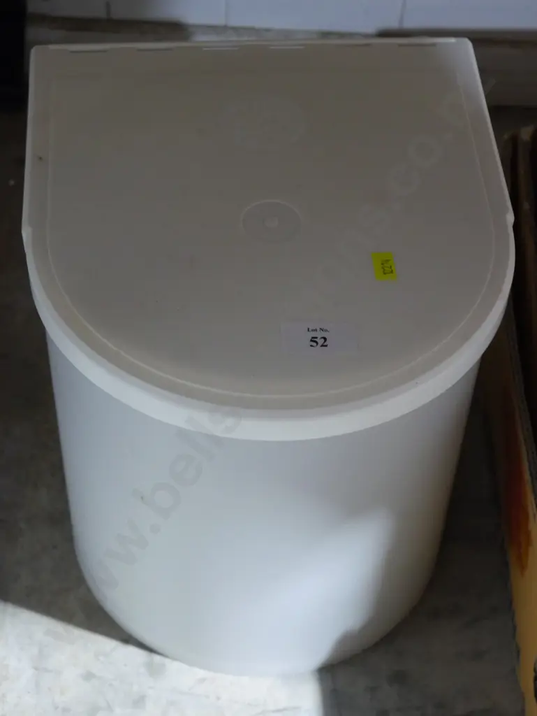 Rubbish bin Image 1++