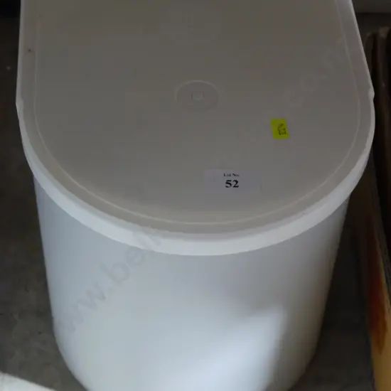 Rubbish bin
