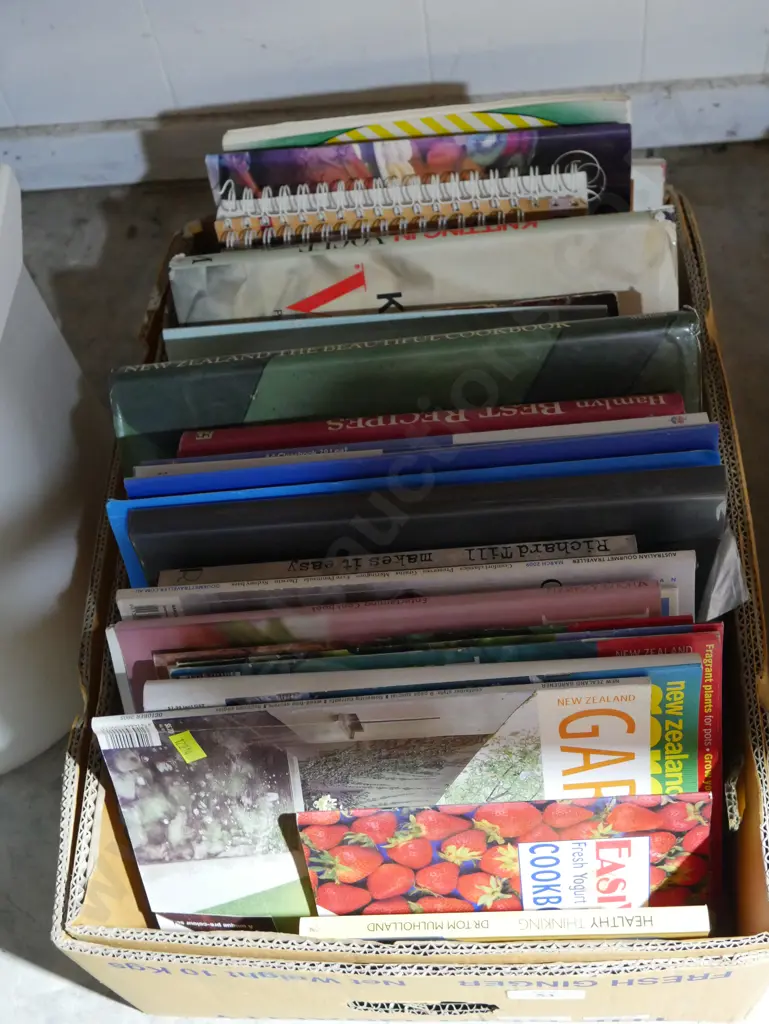 Gardening magazines, cookbooks etc Image 1++