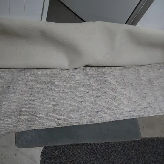 Floor rug