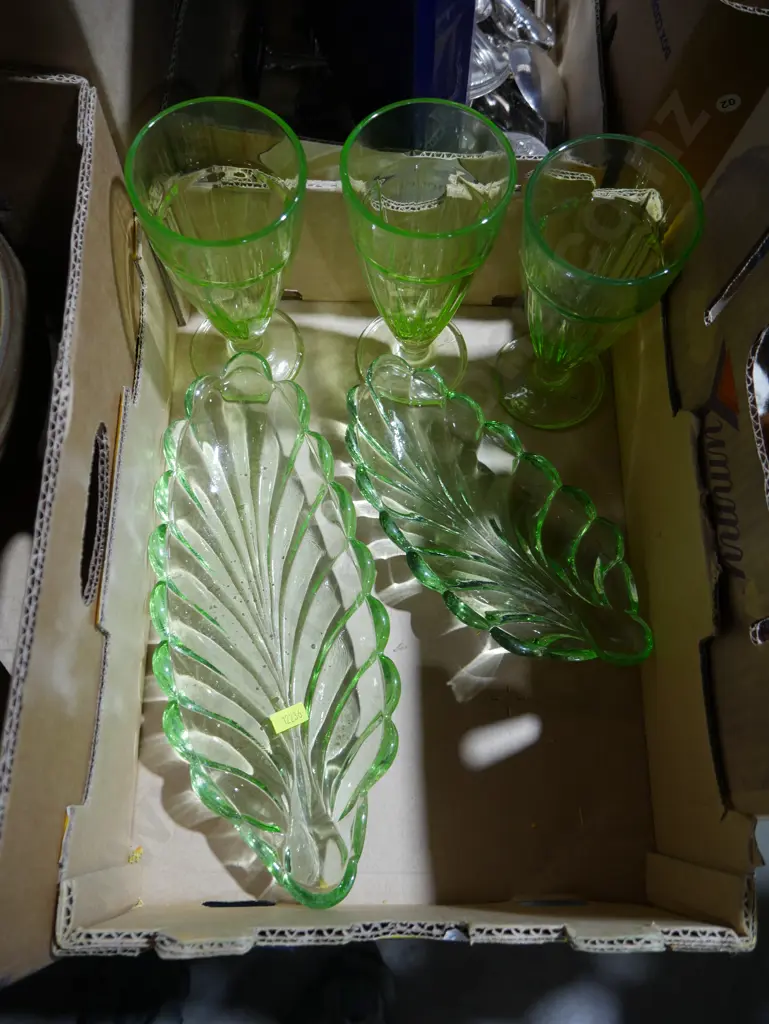 Green glassware Image 1++
