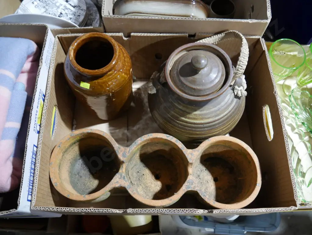 Pottery crock etc Image 1++