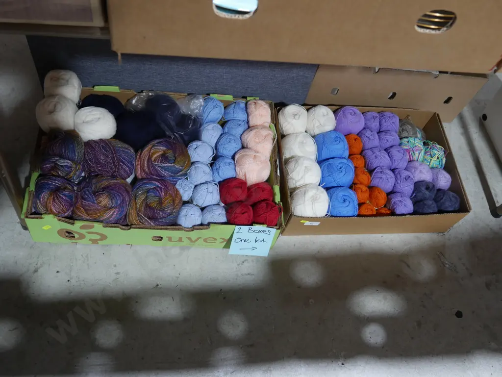 2 boxes of knitting wool Image 1++