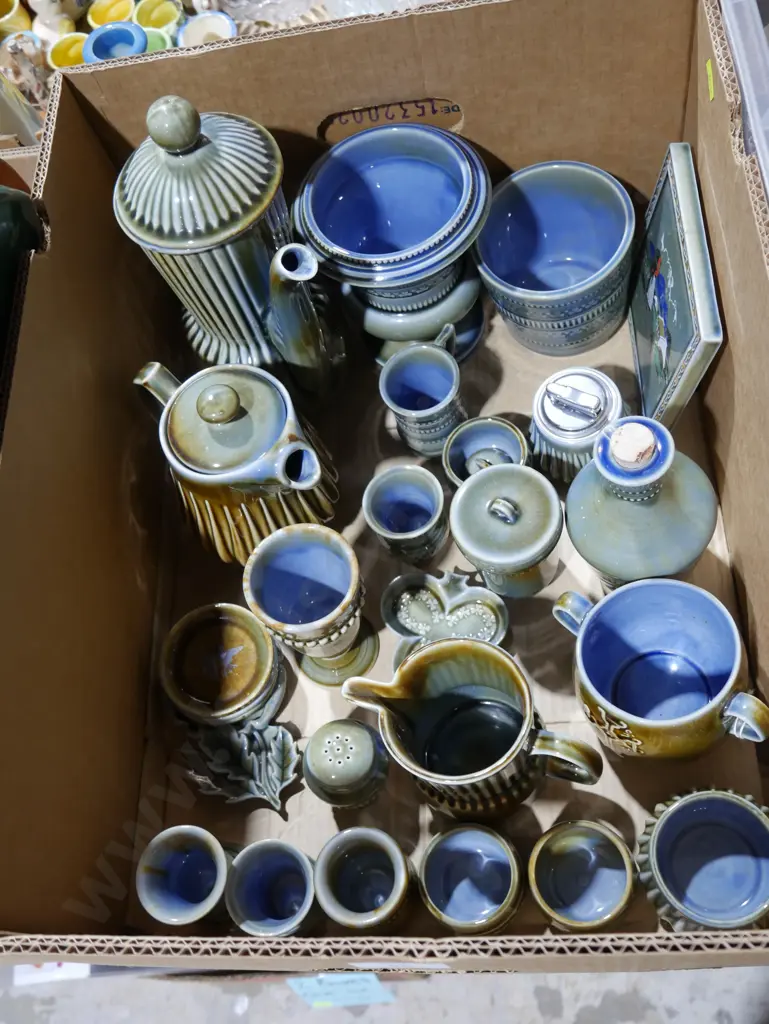 Box of Irish Wade porcelain china Image 1++