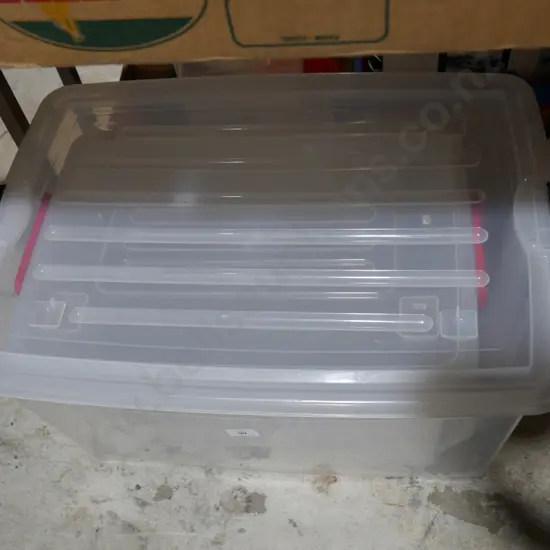 Plastic storage containers