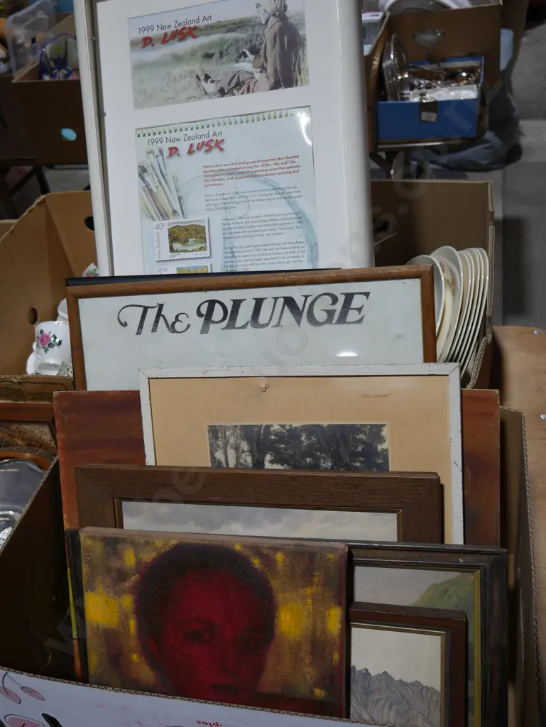 Box of artworks Image 1++