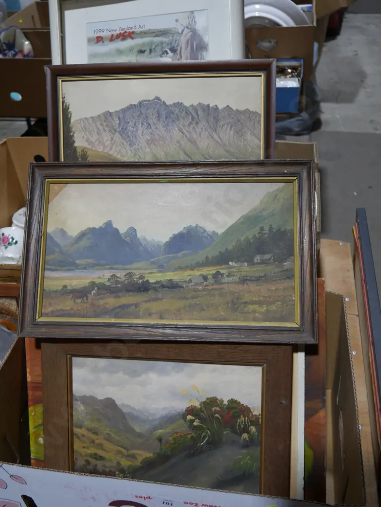 Box of artworks Image 1++