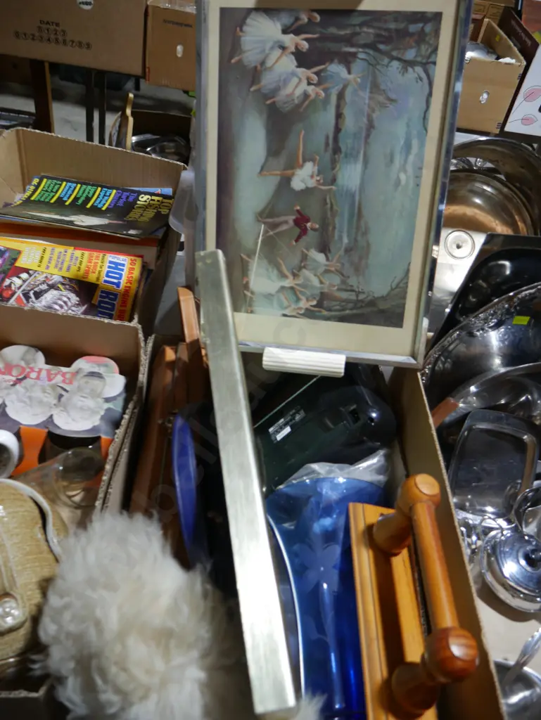 Artworks, vase etc Image 1++