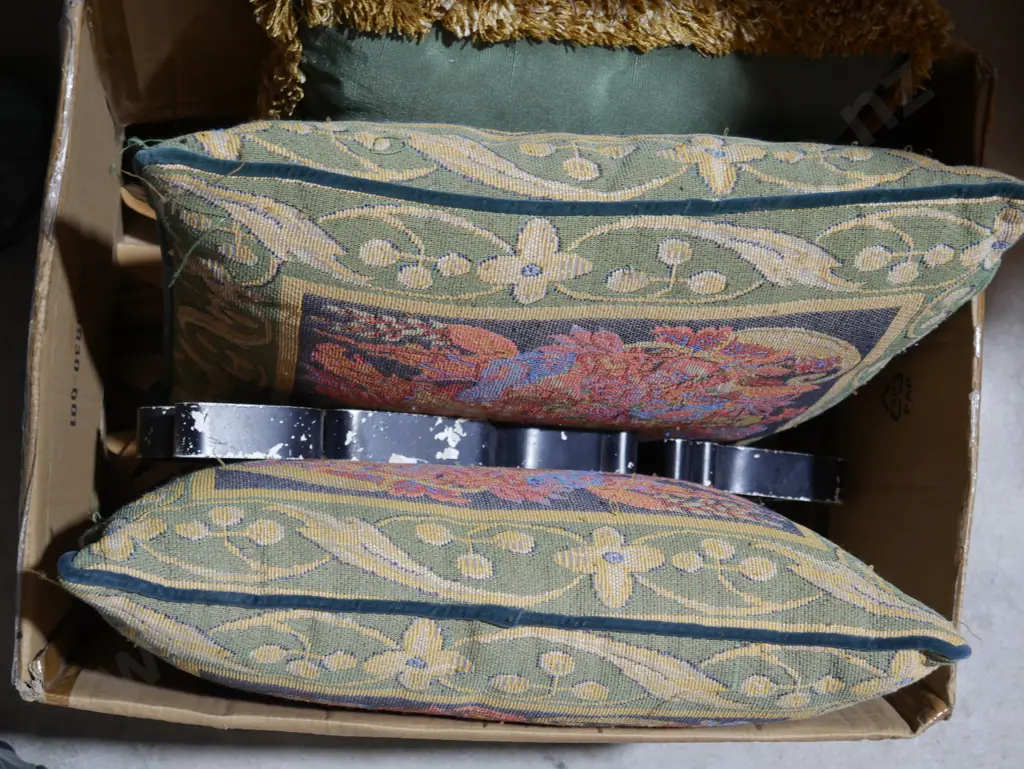 Cushions Image 1++