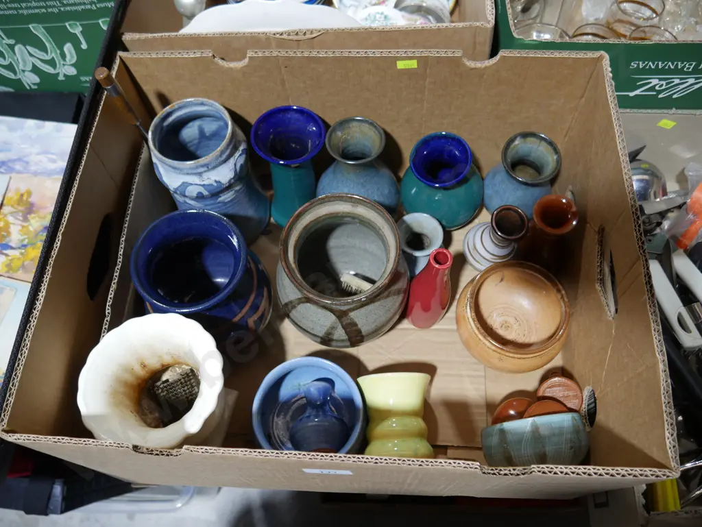 NZ pottery etc Image 1++