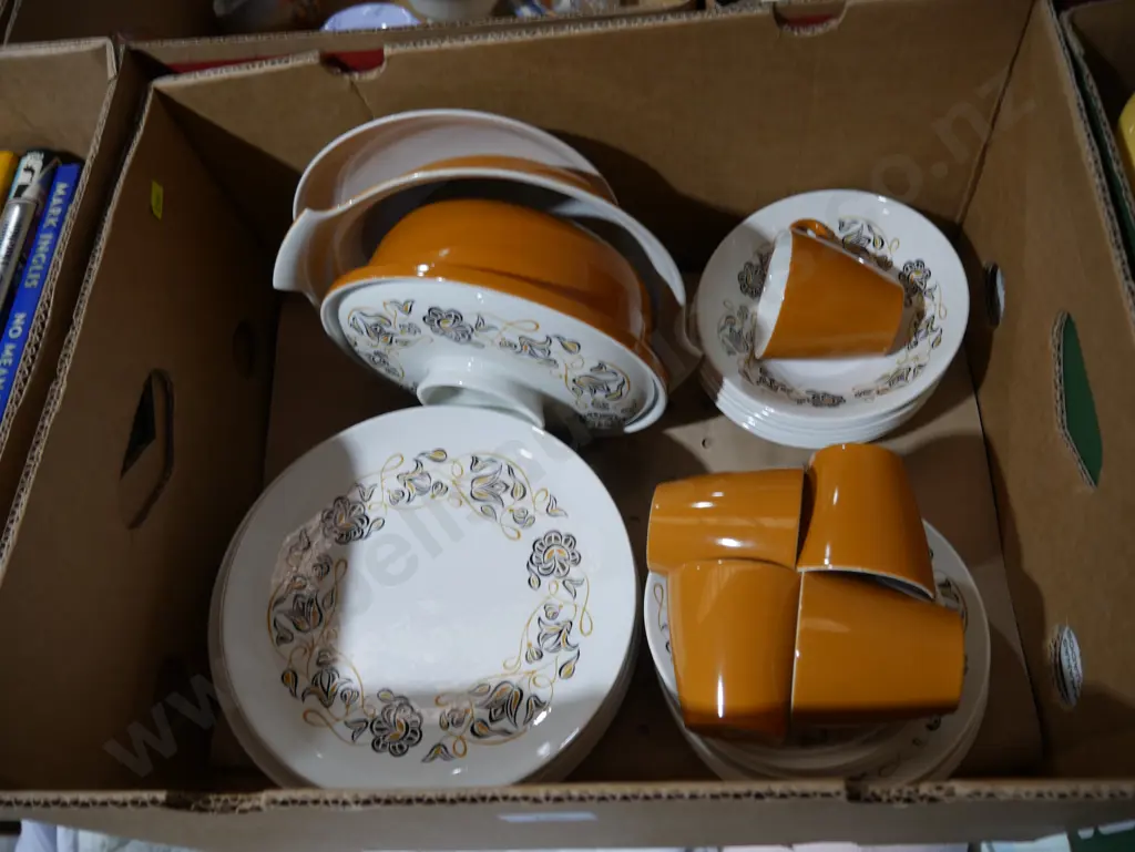 Poole dinner set Image 1++
