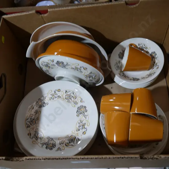 Poole dinner set