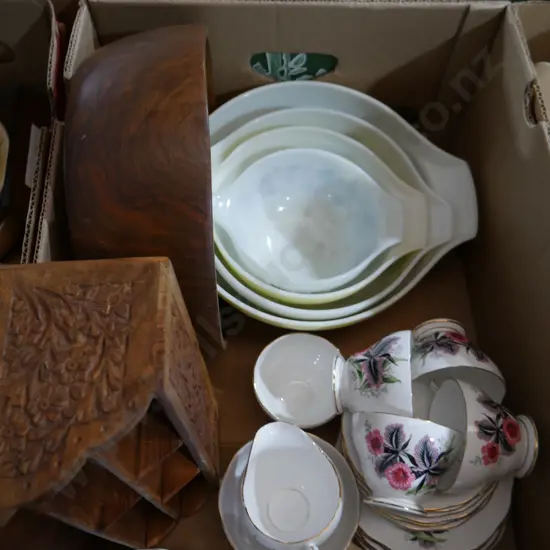 Trios, glass bowls etc