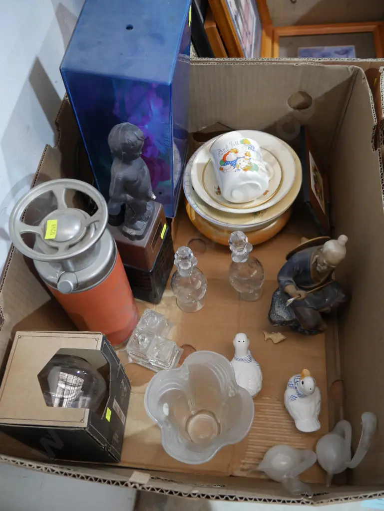 Ornaments, China etc Image 1++