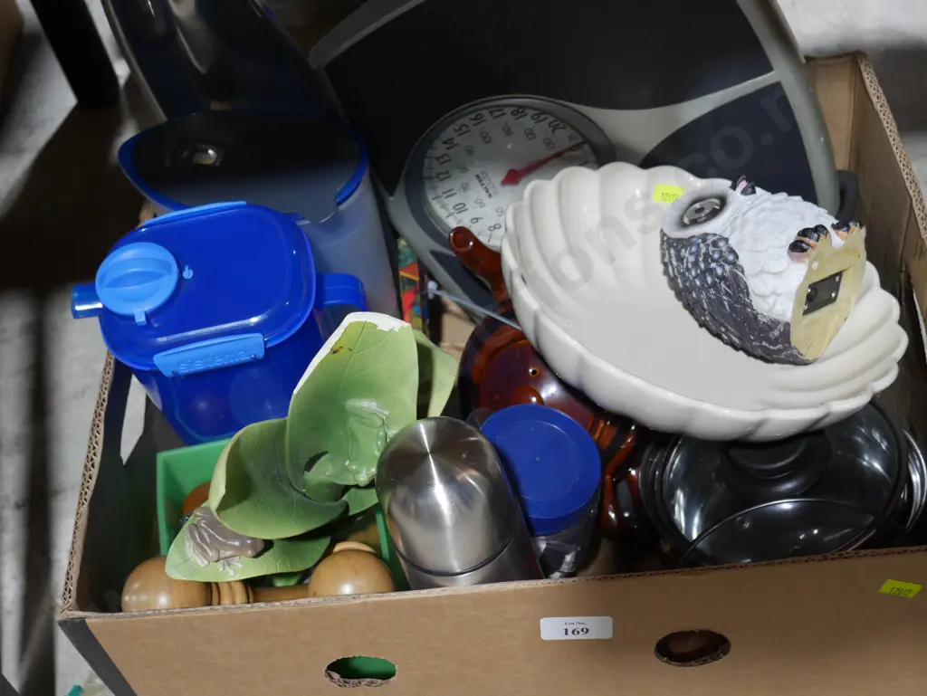 Pots, bathroom scale etc Image 1++