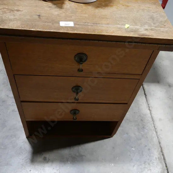 Chest of drawers