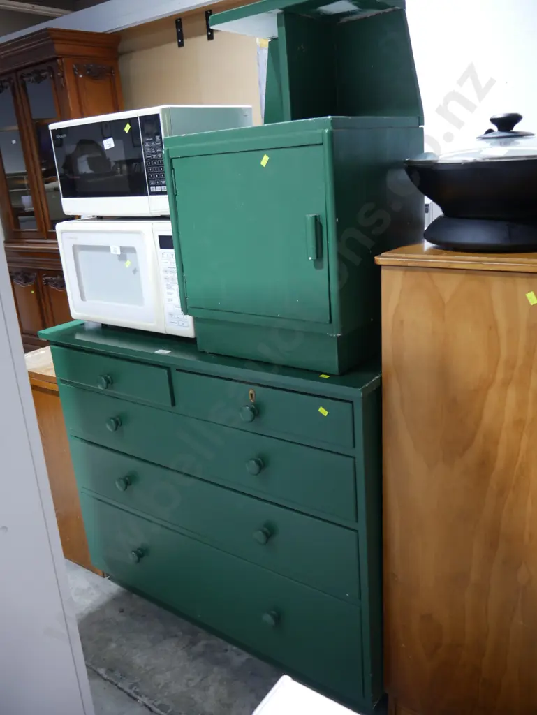 Chest of drawers and bedside cabinet Image 1++