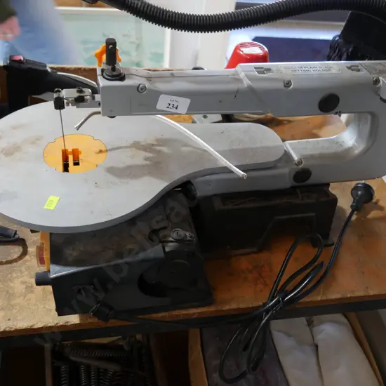 Scroll saw