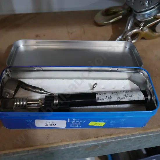Telescoping magnetic pickup tool