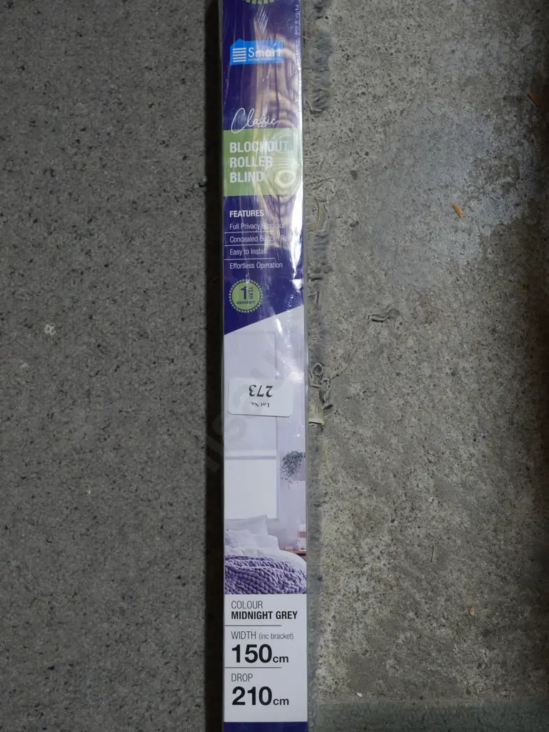 Blackout roller blind Image 1++