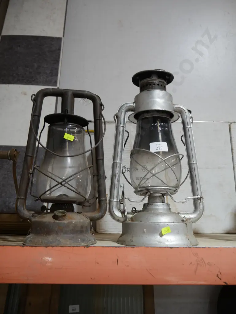 2 lanterns Image 1++
