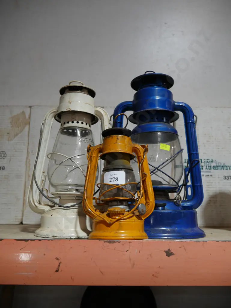 3 lanterns Image 1++