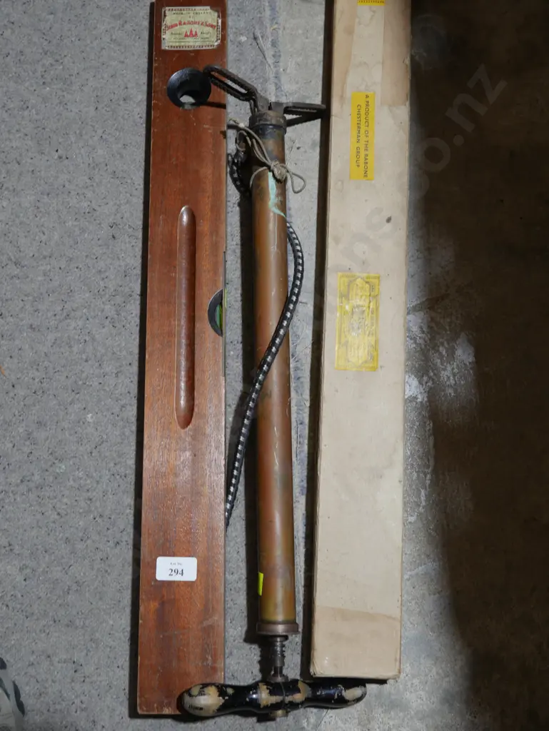 Level and pump Image 1++