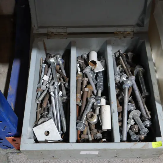 Assorted bolts