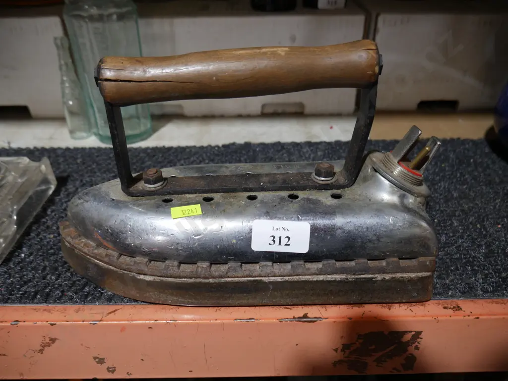 Vintage electric Iron Image 1++