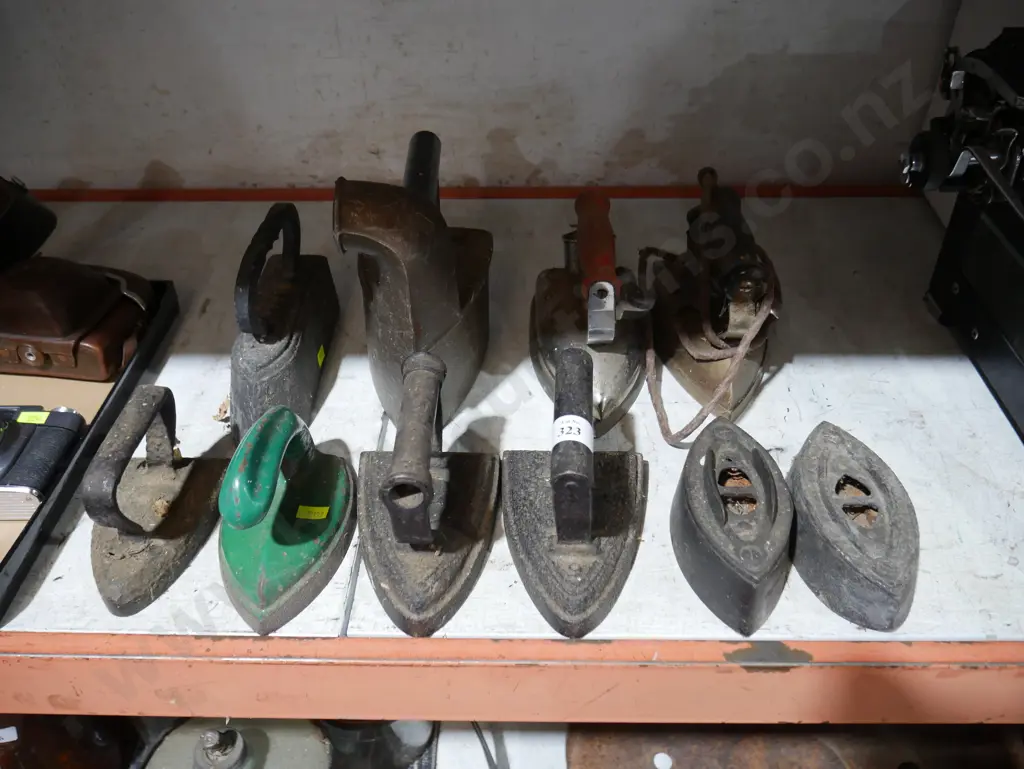 Sad irons etc Image 1++