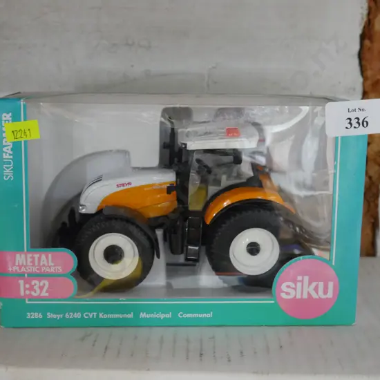 Model tractor