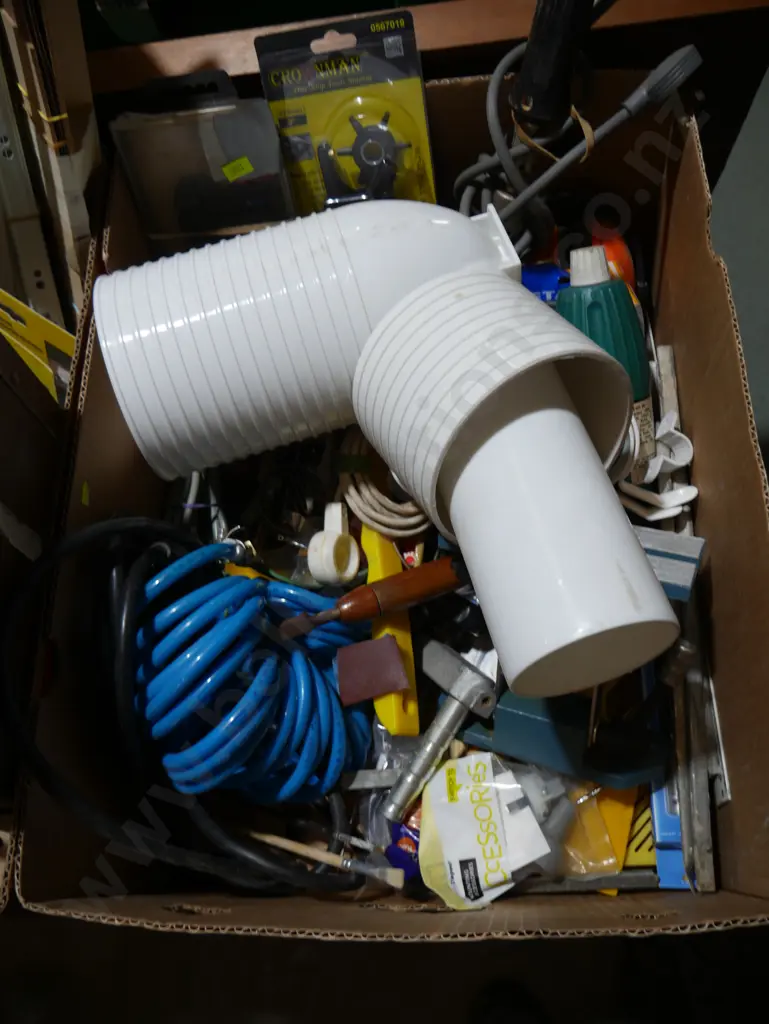 Assorted garage sundries Image 1++