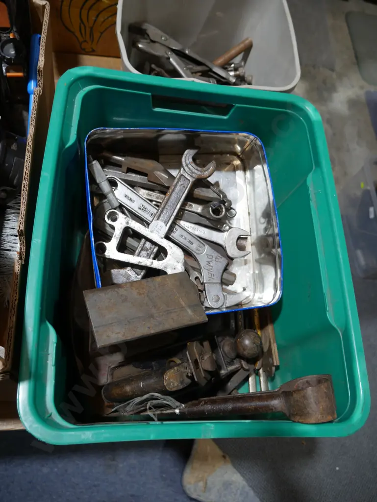 Assorted tools Image 1++