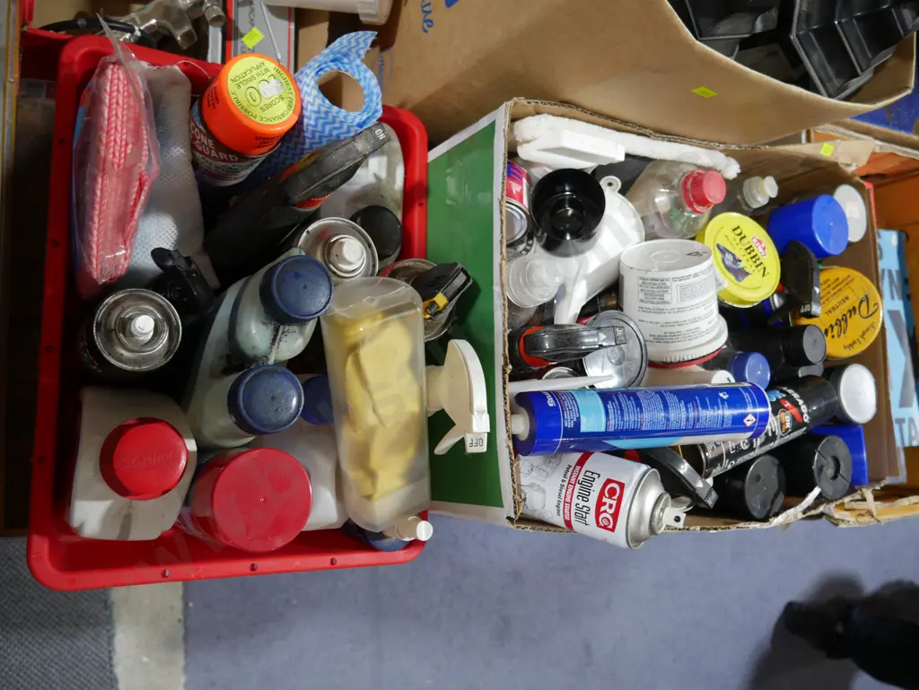 2 boxes of cleaning products etc Image 1++