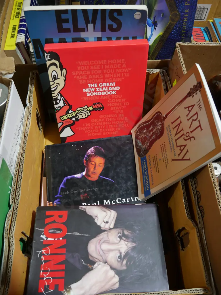 Books Image 1++