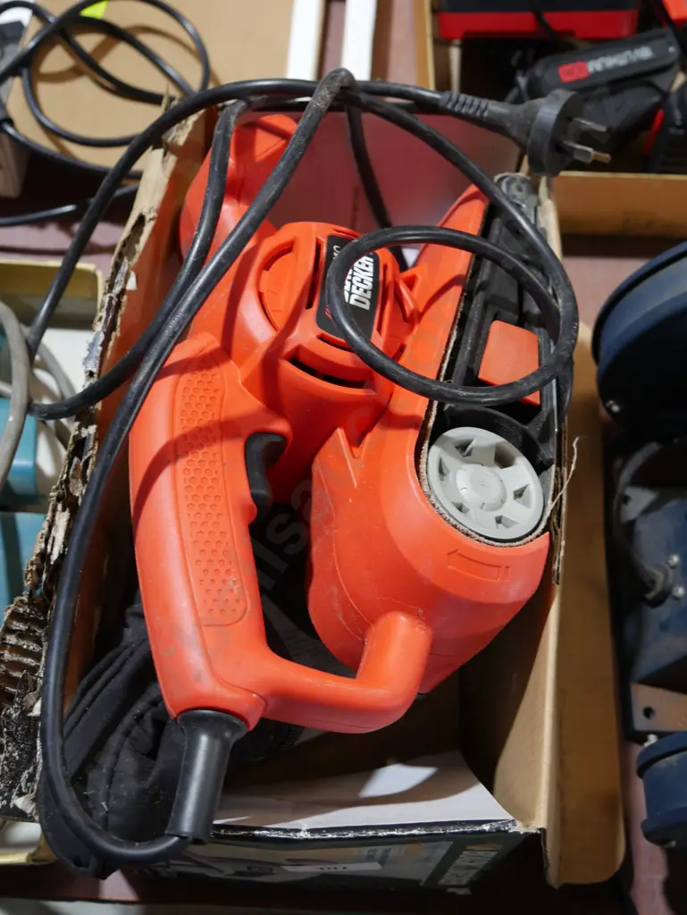 Black & Decker sander Image 1++